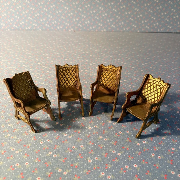 🇨🇦Any 3@$33🇨🇦 Miniature Brass Unique Design Dining Table Chair Maharaja Set. - Picture 5 of 9